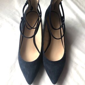 Nine West Size 9M Novalie9XO. Suede Zip Pumps.
